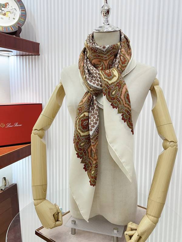 Loro Piana Scarf LPC00060